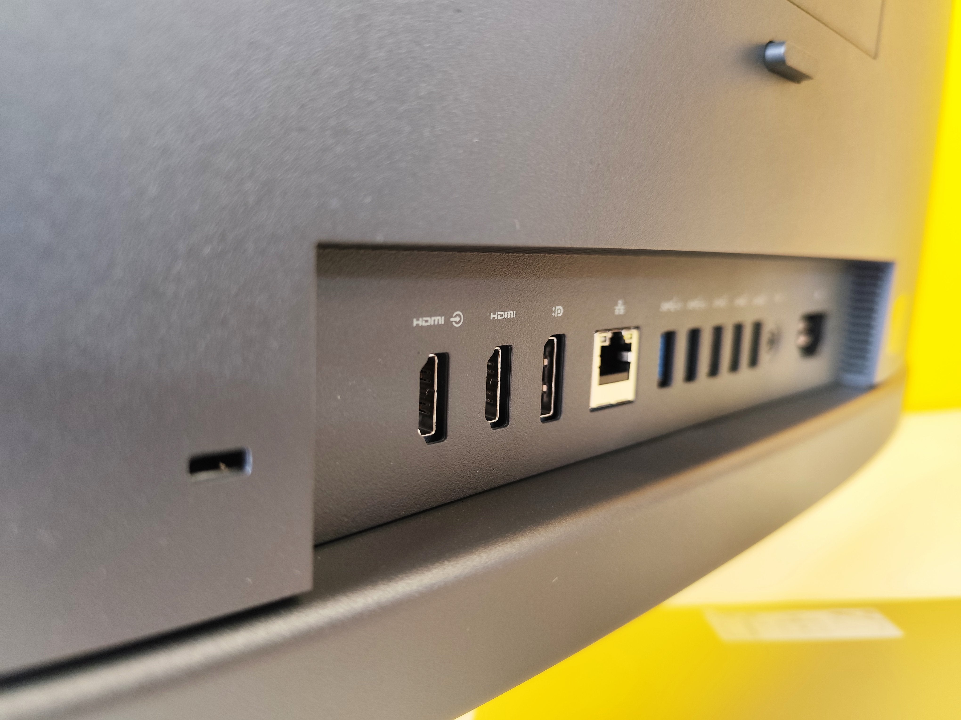 Dell OptiPlex All-in-One 7420 24 Dell OptiPlex All-in-One 7420 24